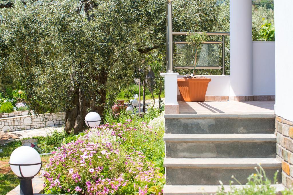 Olive Garden Villas And Apartments Chrysi Ammoudia Exterior foto